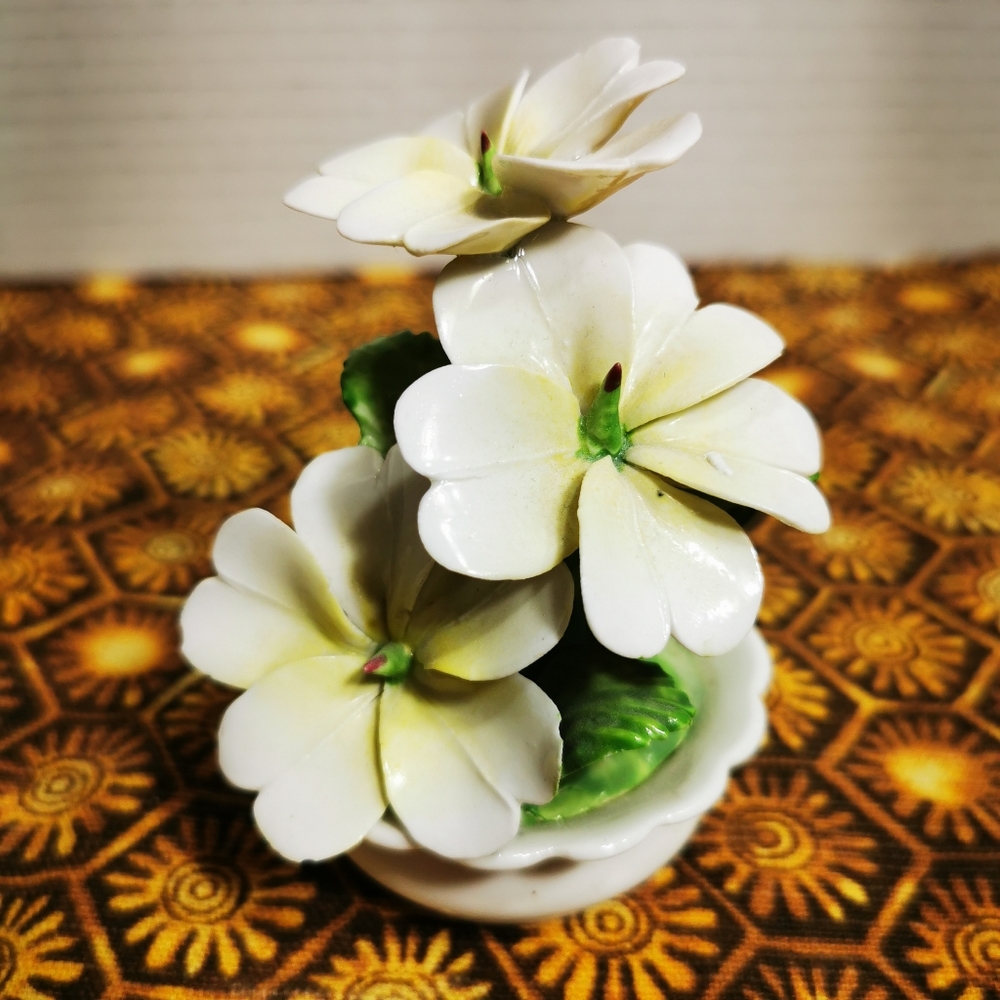 Vintage Radnor Bone China Hand Made White Gardenia Floral Arrangement Figurine